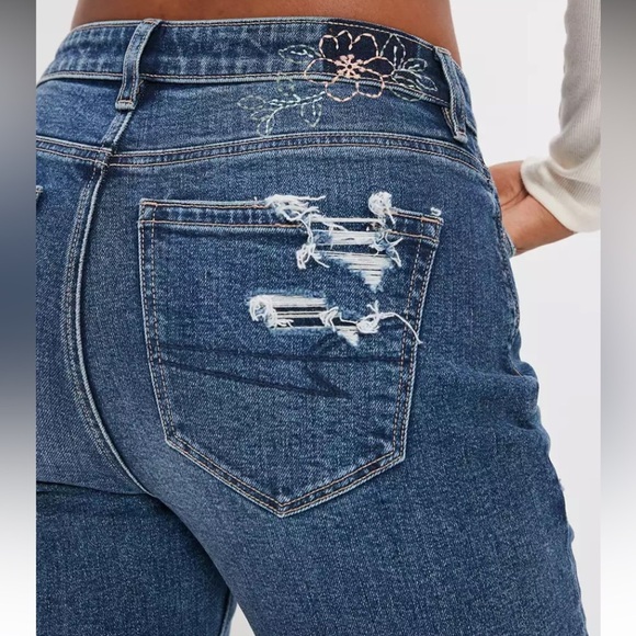 American Eagle Ripped Mom Jeans - Picture 4 of 8